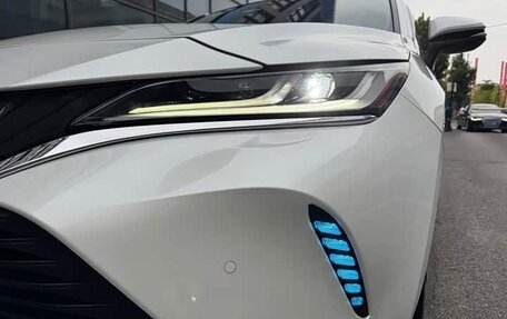 Toyota Harrier, 2022 год, 3 330 000 рублей, 4 фотография