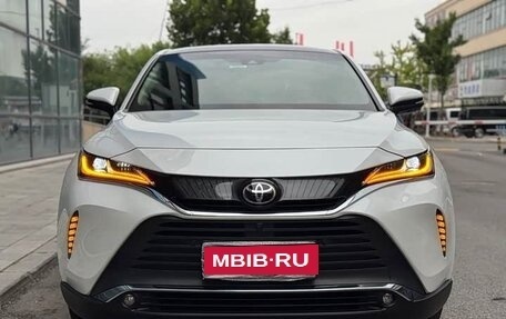 Toyota Harrier, 2022 год, 3 330 000 рублей, 2 фотография