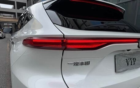 Toyota Harrier, 2022 год, 3 330 000 рублей, 8 фотография