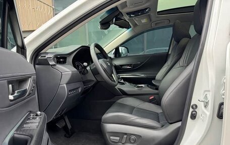 Toyota Harrier, 2022 год, 3 330 000 рублей, 9 фотография