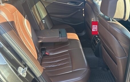 BMW 5 серия, 2018 год, 2 900 000 рублей, 3 фотография