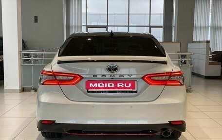 Toyota Camry, 2021 год, 2 999 000 рублей, 7 фотография