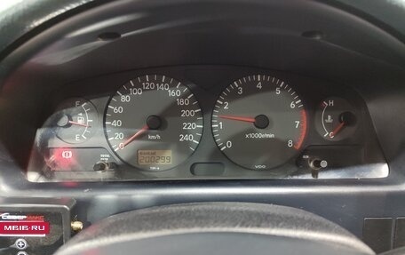 Toyota Avensis III рестайлинг, 2001 год, 480 000 рублей, 13 фотография
