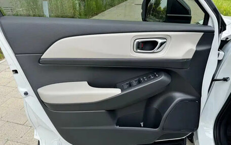 Honda Vezel, 2022 год, 1 716 000 рублей, 15 фотография