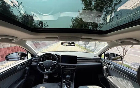 Volkswagen Tiguan II, 2022 год, 1 990 777 рублей, 13 фотография