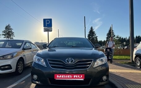 Toyota Camry, 2010 год, 1 950 000 рублей, 2 фотография