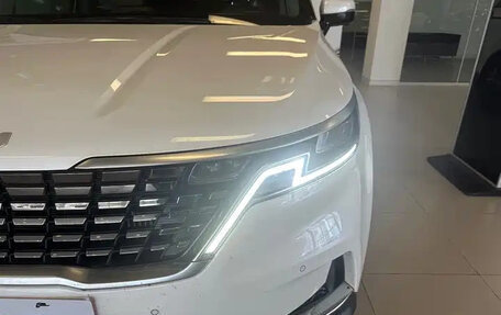 KIA Carnival, 2022 год, 6 фотография