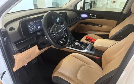 KIA Carnival, 2022 год, 15 фотография