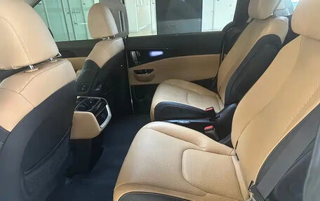 KIA Carnival, 2022 год, 17 фотография