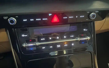 KIA Carnival, 2022 год, 27 фотография