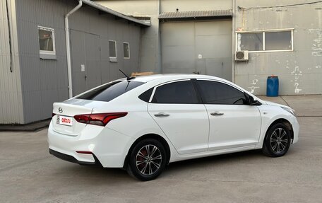 Hyundai Solaris II рестайлинг, 2018 год, 850 000 рублей, 4 фотография