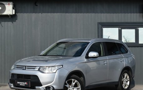 Mitsubishi Outlander III рестайлинг 3, 2014 год, 1 099 999 рублей, 1 фотография