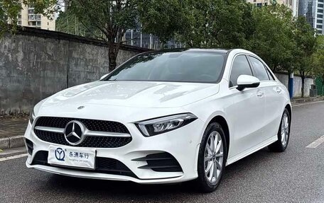Mercedes-Benz A-Класс, 2021 год, 1 950 000 рублей, 1 фотография