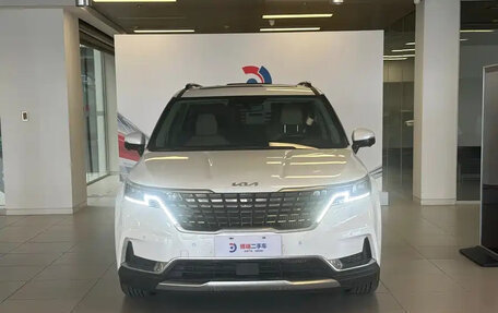 KIA Carnival, 2022 год, 3 045 888 рублей, 2 фотография