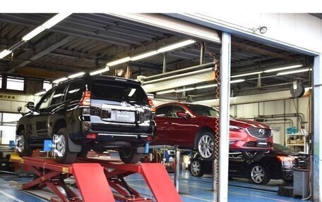 Toyota Land Cruiser Prado 150 рестайлинг 2, 2022 год, 2 965 000 рублей, 8 фотография