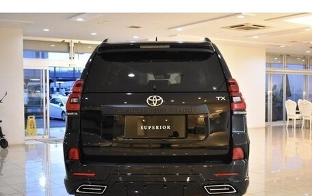 Toyota Land Cruiser Prado 150 рестайлинг 2, 2022 год, 2 965 000 рублей, 6 фотография