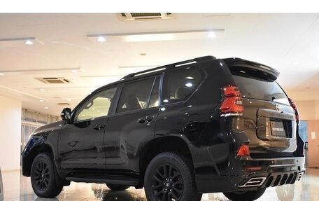 Toyota Land Cruiser Prado 150 рестайлинг 2, 2022 год, 2 965 000 рублей, 7 фотография