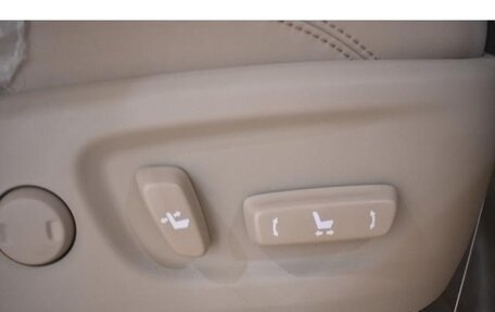 Toyota Land Cruiser Prado 150 рестайлинг 2, 2022 год, 2 965 000 рублей, 16 фотография