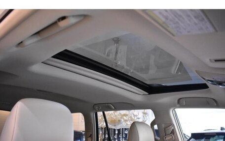 Toyota Land Cruiser Prado 150 рестайлинг 2, 2022 год, 2 965 000 рублей, 9 фотография