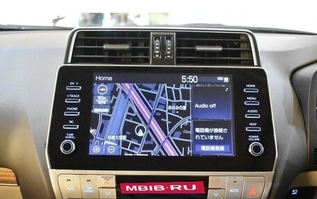 Toyota Land Cruiser Prado 150 рестайлинг 2, 2022 год, 2 965 000 рублей, 10 фотография