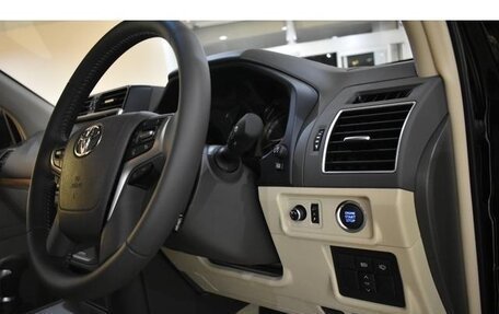 Toyota Land Cruiser Prado 150 рестайлинг 2, 2022 год, 2 965 000 рублей, 22 фотография