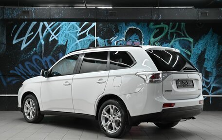 Mitsubishi Outlander III рестайлинг 3, 2014 год, 1 255 000 рублей, 3 фотография