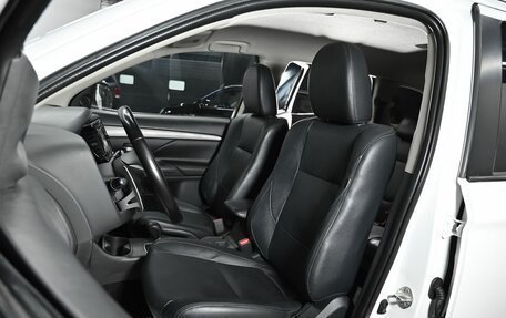 Mitsubishi Outlander III рестайлинг 3, 2014 год, 1 255 000 рублей, 6 фотография
