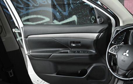 Mitsubishi Outlander III рестайлинг 3, 2014 год, 1 255 000 рублей, 7 фотография