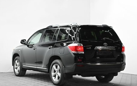 Toyota Highlander III, 2013 год, 1 595 000 рублей, 3 фотография