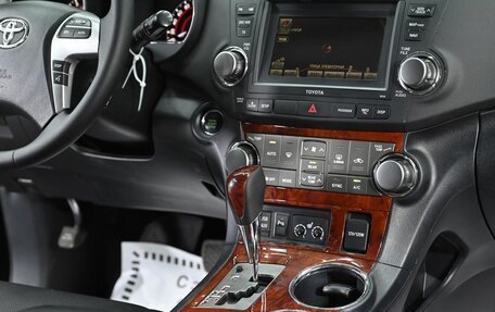 Toyota Highlander III, 2013 год, 1 595 000 рублей, 11 фотография
