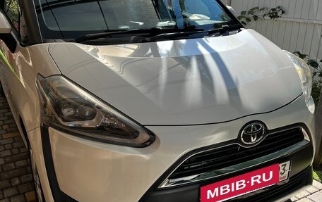Toyota Sienta II, 2017 год, 1 770 000 рублей, 3 фотография