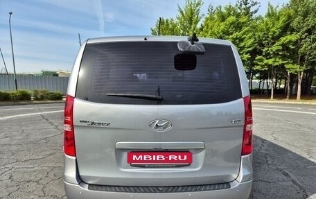 Hyundai Grand Starex Grand Starex I рестайлинг 2, 2021 год, 2 380 000 рублей, 5 фотография