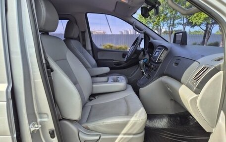 Hyundai Grand Starex Grand Starex I рестайлинг 2, 2021 год, 2 380 000 рублей, 9 фотография