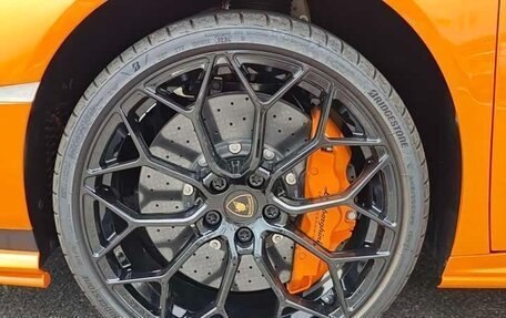 Lamborghini Huracán, 2024 год, 29 000 000 рублей, 10 фотография