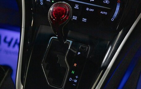Toyota Harrier, 2017 год, 2 600 000 рублей, 14 фотография