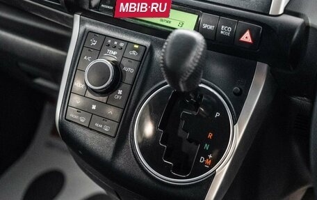 Toyota Wish II, 2011 год, 1 350 000 рублей, 14 фотография