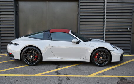 Porsche 911, 2024 год, 29 000 000 рублей, 6 фотография