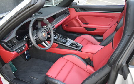 Porsche 911, 2024 год, 29 000 000 рублей, 12 фотография