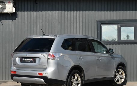 Mitsubishi Outlander III рестайлинг 3, 2014 год, 1 099 999 рублей, 6 фотография