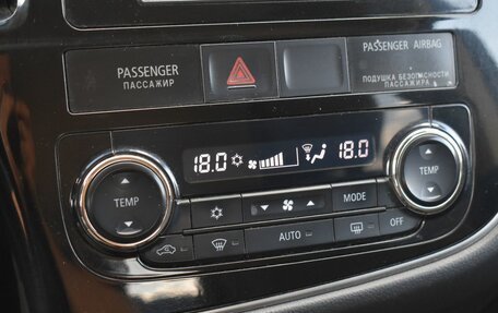 Mitsubishi Outlander III рестайлинг 3, 2014 год, 1 099 999 рублей, 10 фотография