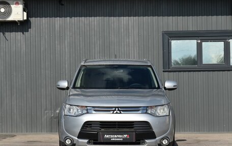 Mitsubishi Outlander III рестайлинг 3, 2014 год, 1 099 999 рублей, 2 фотография