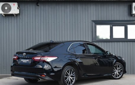 Toyota Camry, 2021 год, 2 499 999 рублей, 8 фотография