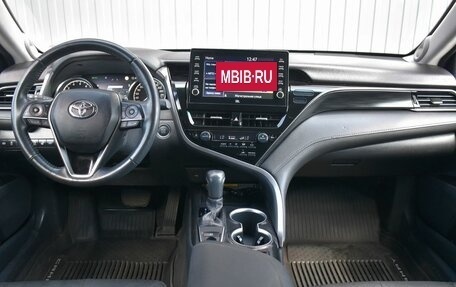 Toyota Camry, 2021 год, 2 499 999 рублей, 9 фотография