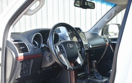 Toyota Land Cruiser Prado 150 рестайлинг 2, 2014 год, 2 749 999 рублей, 22 фотография