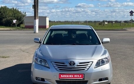 Toyota Camry, 2009 год, 880 000 рублей, 1 фотография