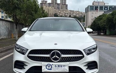 Mercedes-Benz A-Класс, 2021 год, 1 950 000 рублей, 2 фотография