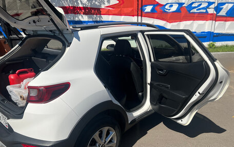 KIA Stonic, 2019 год, 1 650 000 рублей, 8 фотография