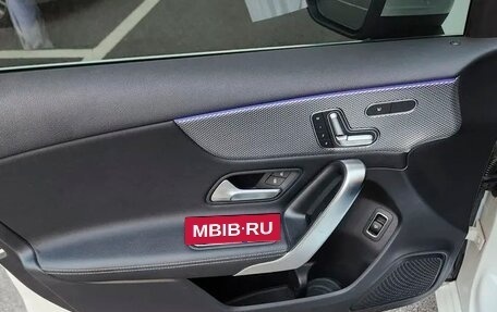Mercedes-Benz A-Класс, 2021 год, 2 600 000 рублей, 8 фотография