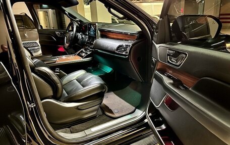 Lincoln Navigator, 2019 год, 7 500 000 рублей, 12 фотография