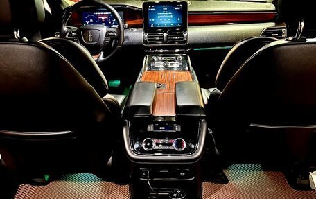 Lincoln Navigator, 2019 год, 7 500 000 рублей, 14 фотография